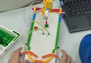 Zajęcia z klocków LEGO, programowania i Laboratoria Przyszłości