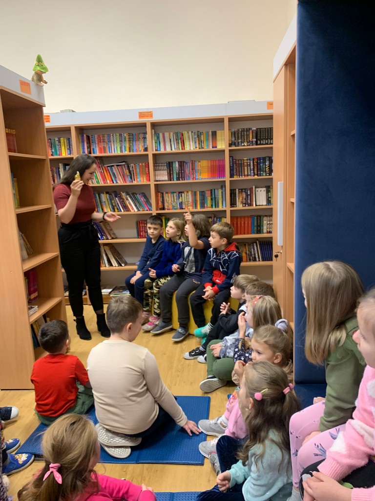 Tajemnice pracy korektora - zajęcia warsztatowe z mamą uczennicy z klasy 1 a